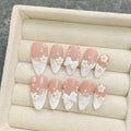 Handgemachte Nude-Weiss-Blumen Nägel – Bild 1 | LuxeStyle