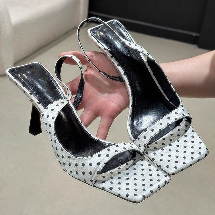 Stiletto High Heels mit eckiger Zehenpartie