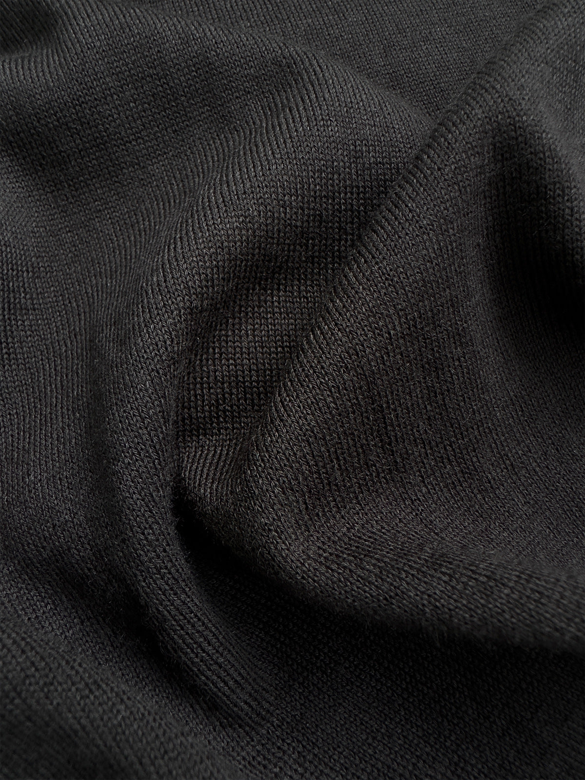 Kurzarm-Stricktop mit überschnittenen Schultern