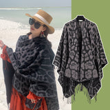 Farbe: Schwarz und Grau