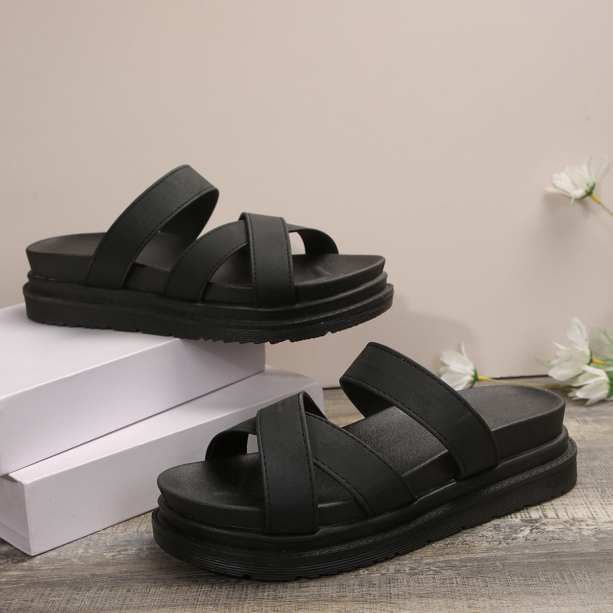 Damen-Plateau-Sandalen mit Kreuzriemen | LuxeStyle