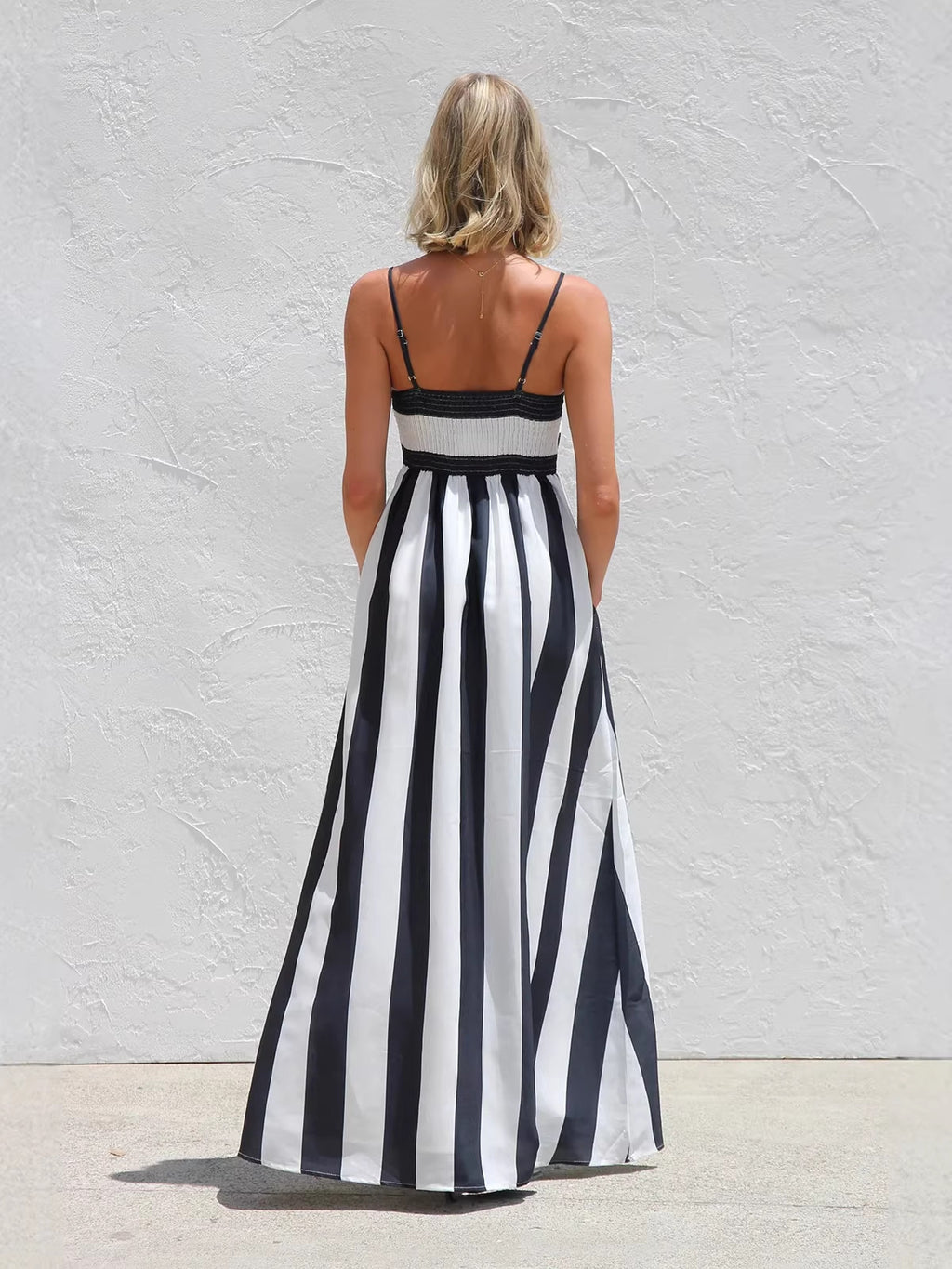 Gestreiftes Off-Shoulder Maxikleid – Bild 5 | LuxeStyle