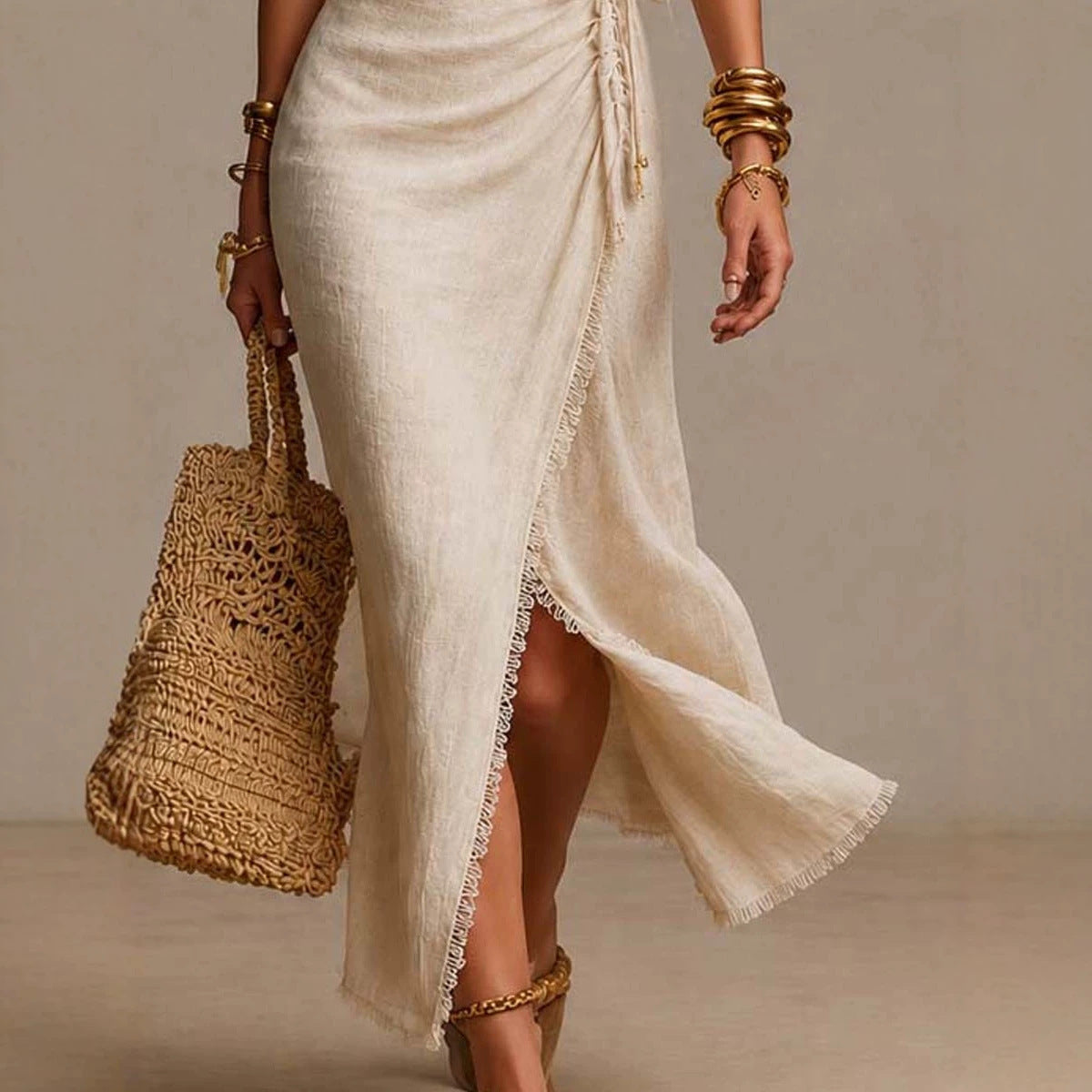 Asymmetrisches V-Ausschnitt-Kleid
