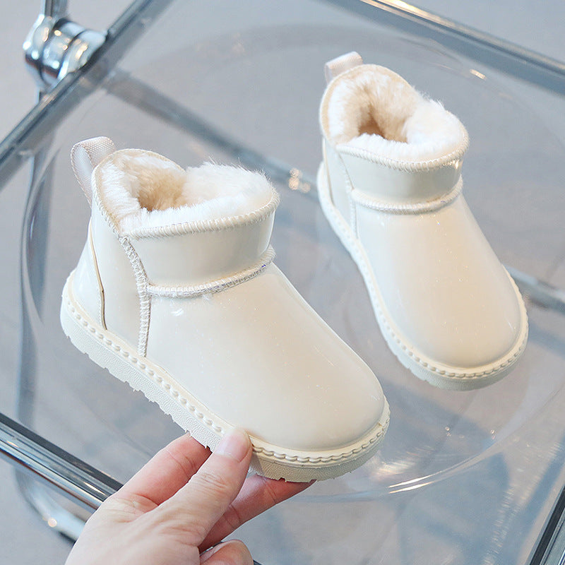 Warme Kinder-Stiefeletten mit glänzenden Akzenten – Bild 8 | LuxeStyle