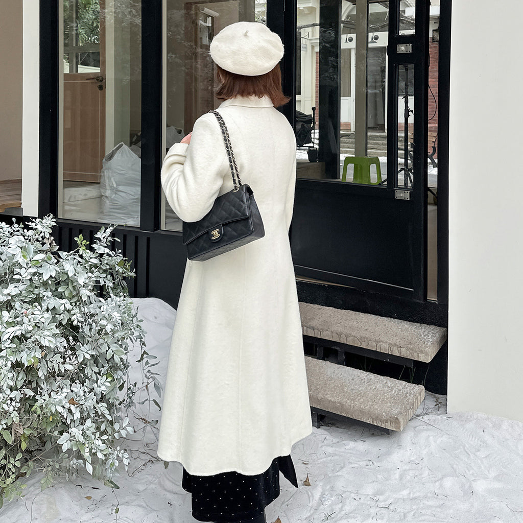 Eleganter extra-langer Wollmantel für Damen