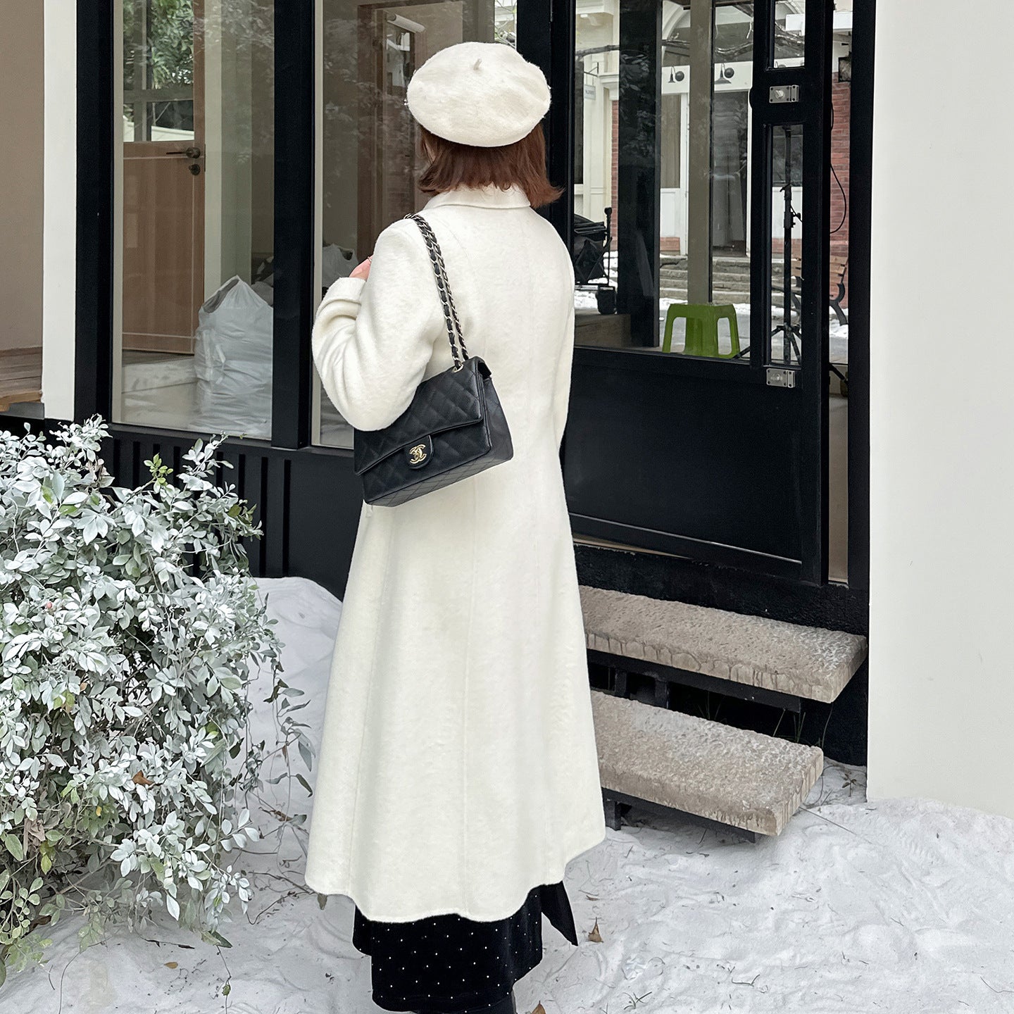 Eleganter extra-langer Wollmantel für Damen
