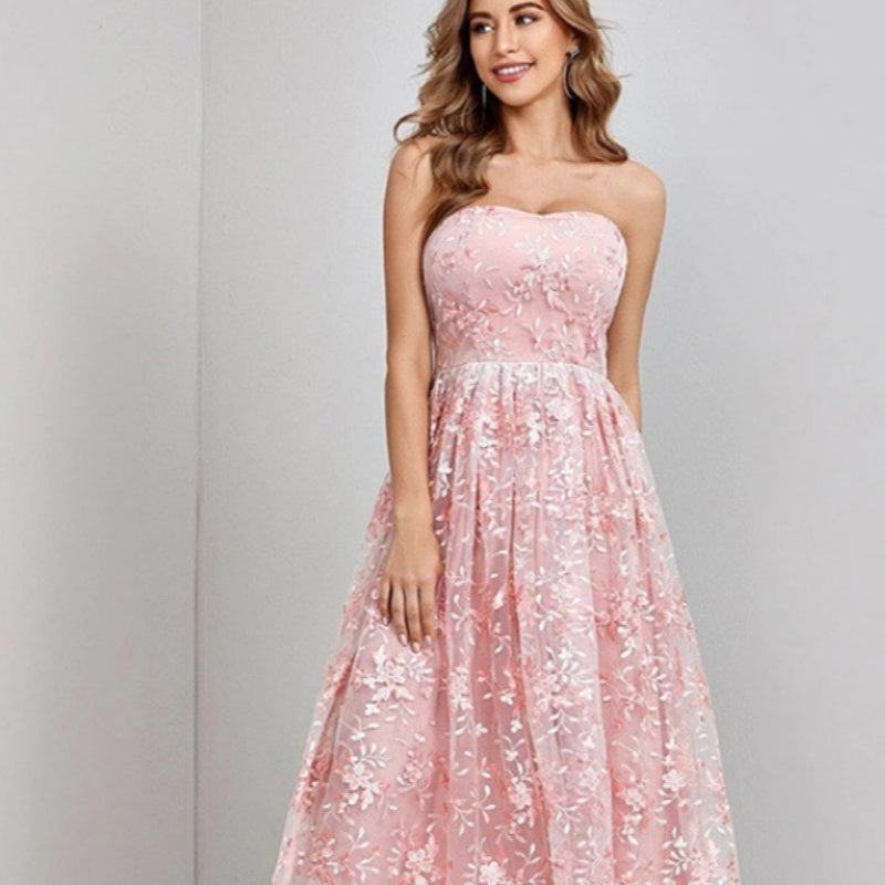 Elegantes Retro-Kleid mit Spitze