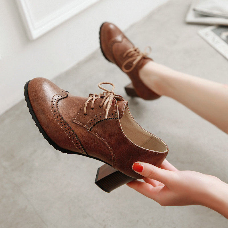 Englischer Stil Leder-Schuhe mit Blockabsatz – Bild 5 | LuxeStyle