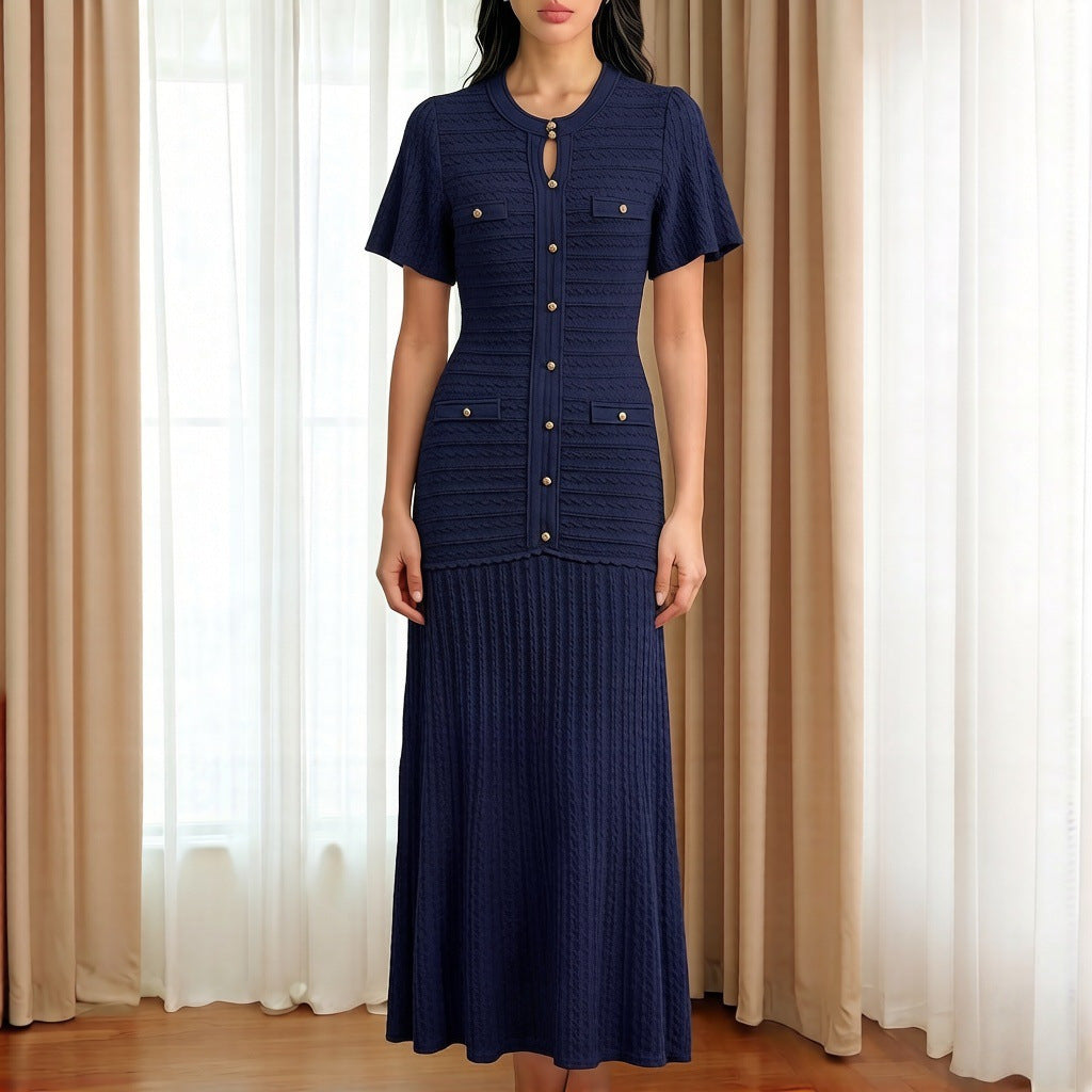 Strickkleid mit Rundhals und Metallic-Faden – Bild 8 | LuxeStyle