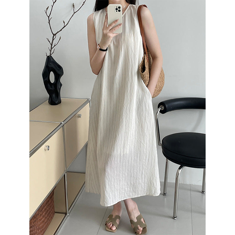 Gestreiftes ärmelloses Midikleid