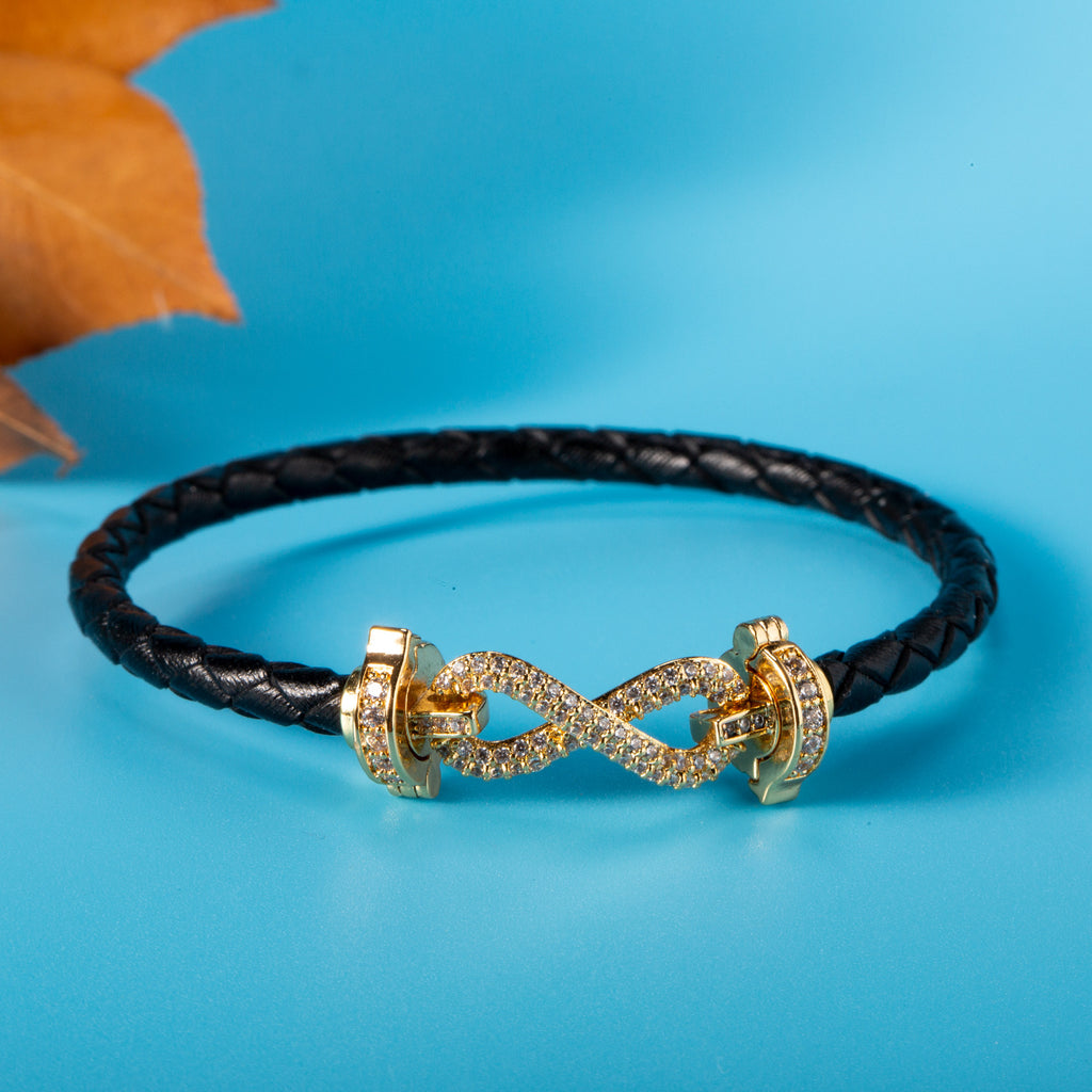 Geflochtenes Lederarmband mit Verschluss – Bild 1 | LuxeStyle