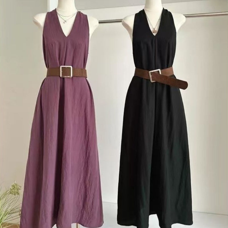 Sommerliches Neckholder-Kleid mit V-Ausschnitt | LuxeStyle