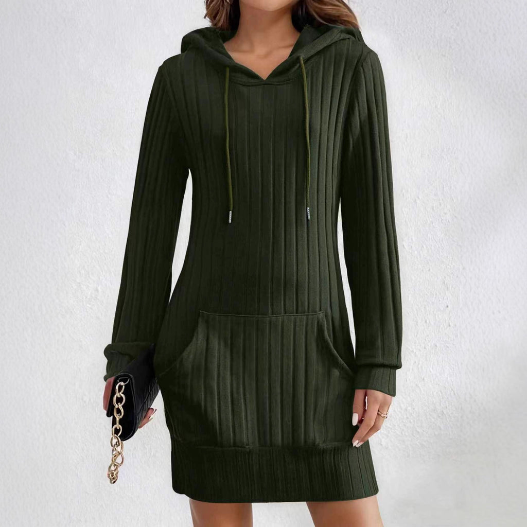 Geknöttertes Kleid mit Kapuze und Tasche