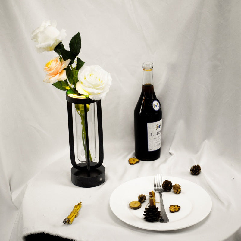 Schwarze Tischlampe mit Akku – Bild 4 | LuxeStyle