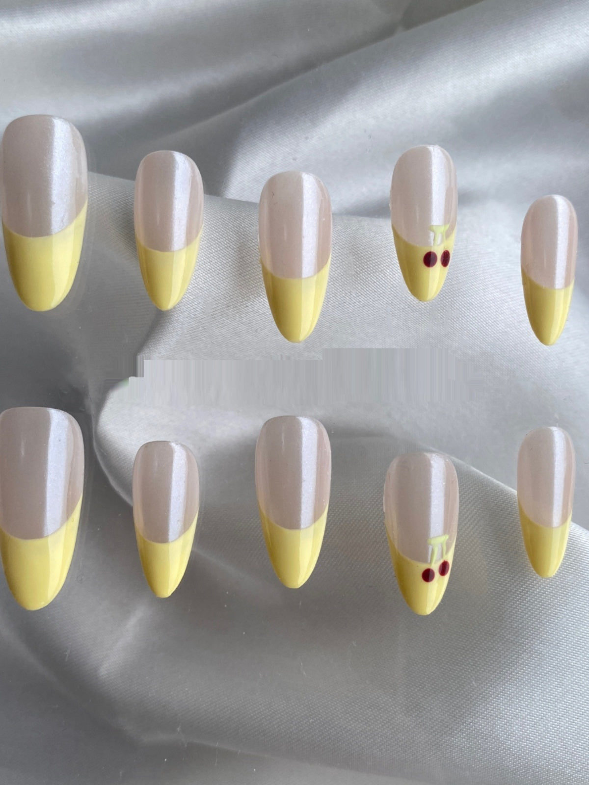 Handgemachte Custom Wear Maniküre – Bild 2 | LuxeStyle