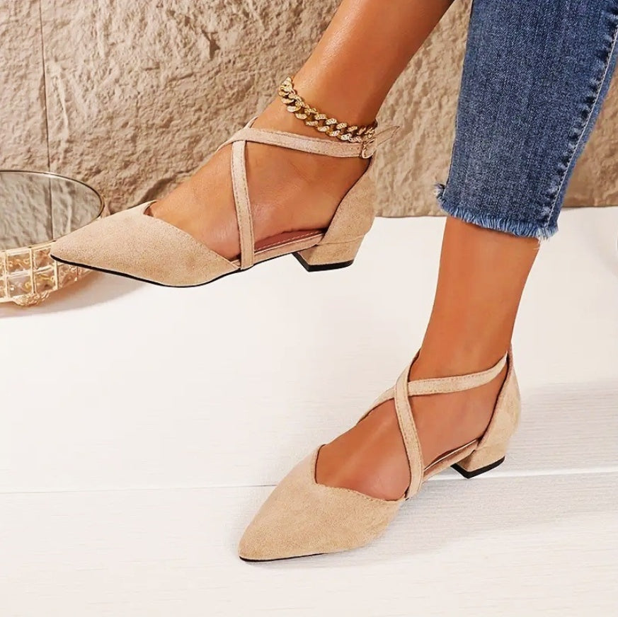 Flache, spitze Zehen Schuhe mit Kreuzband – Schwarz/Rot – Bild 7 | LuxeStyle