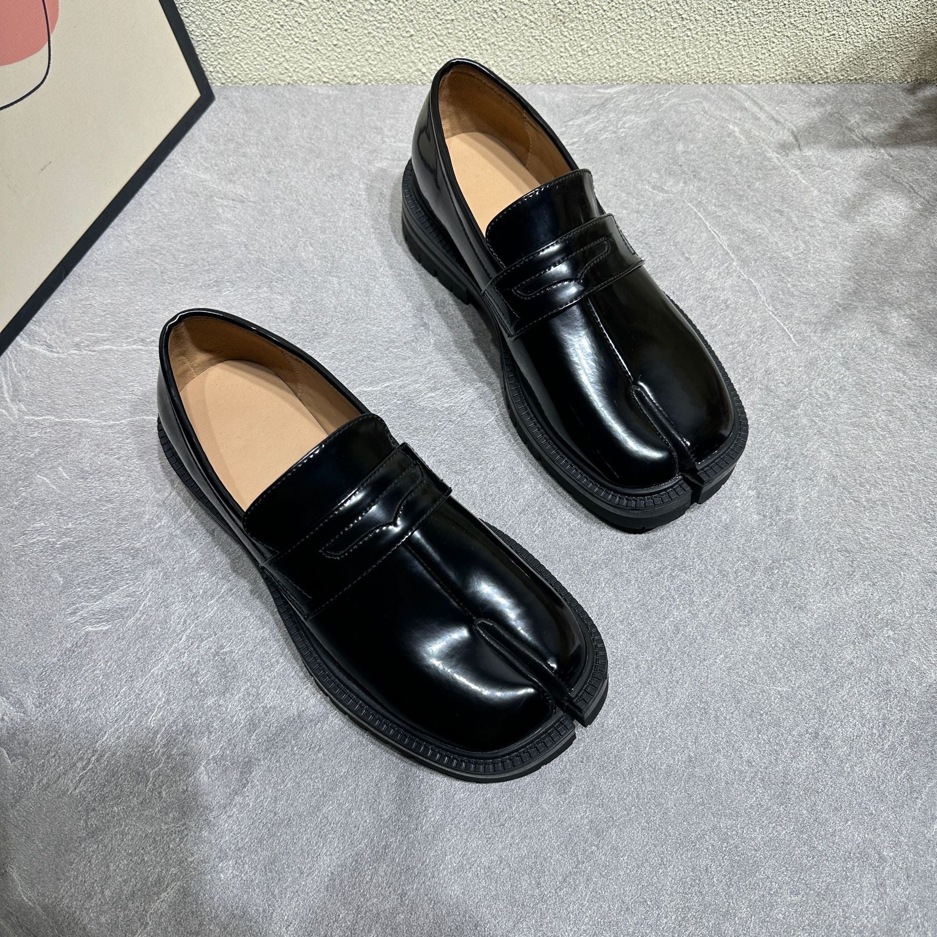 Schwarze Leder-Schuhe mit Kurzabsatz