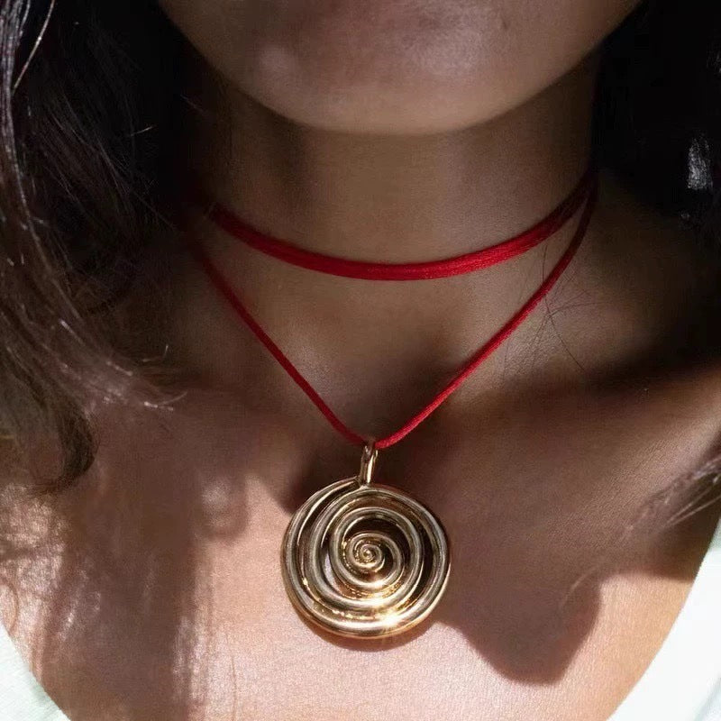Goldfarbene Muschel-Halskette für Frauen – Ansicht 3