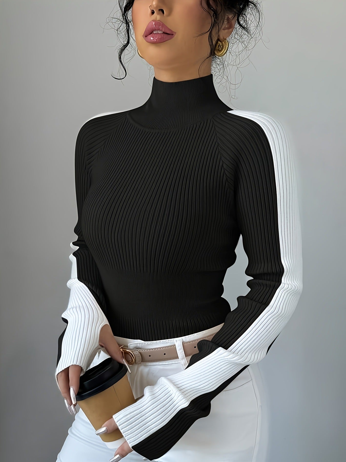 Eng anliegender Rollkragenpullover