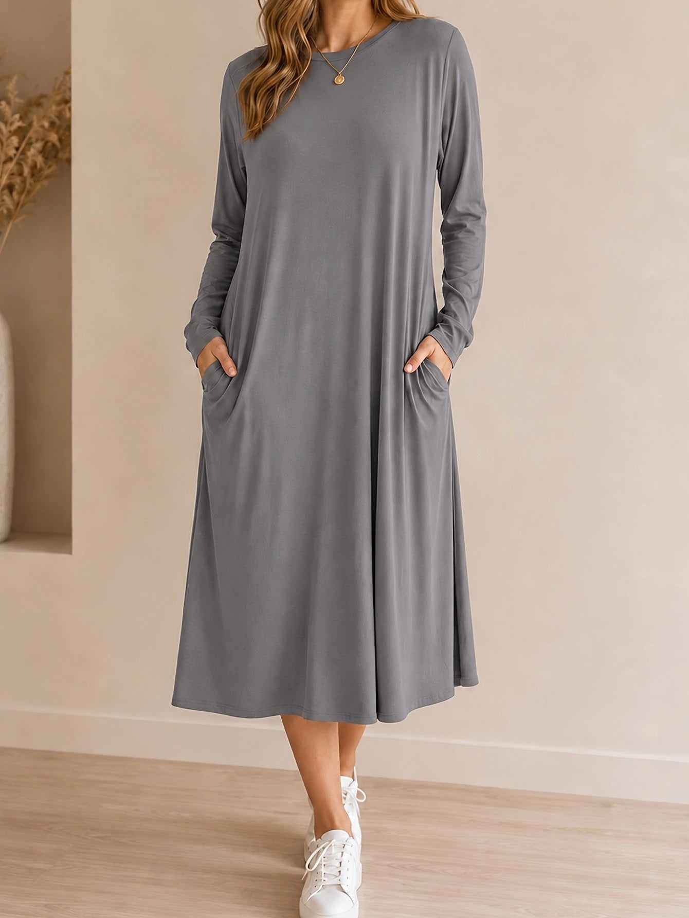 Einfarbiges Langarm-Kleid