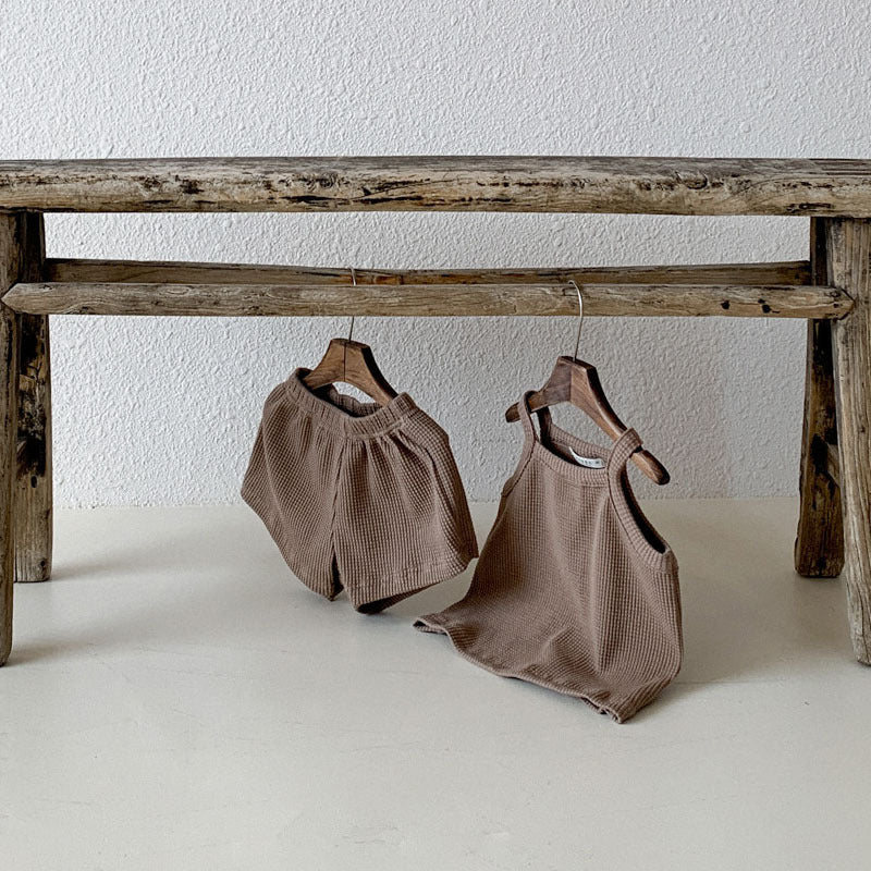 Baby-Strampler aus Waffelpiqué – Ärmellos – Bild 8 | LuxeStyle