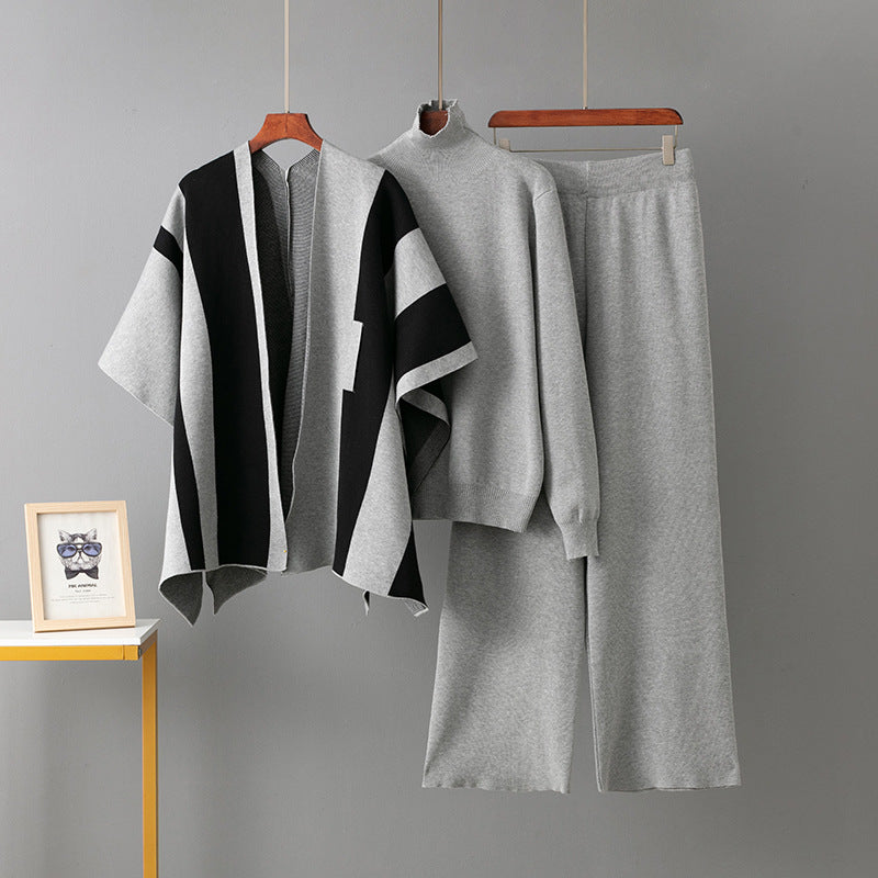 Klassisches Strickset mit Cape und Hose – Bild 4 | LuxeStyle