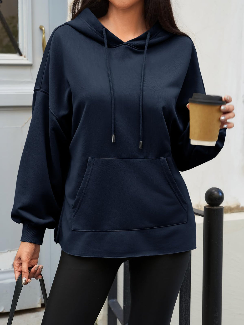 Oversized Hoodie mit Bauchtasche und Seitenschlitzen – Ansicht 7