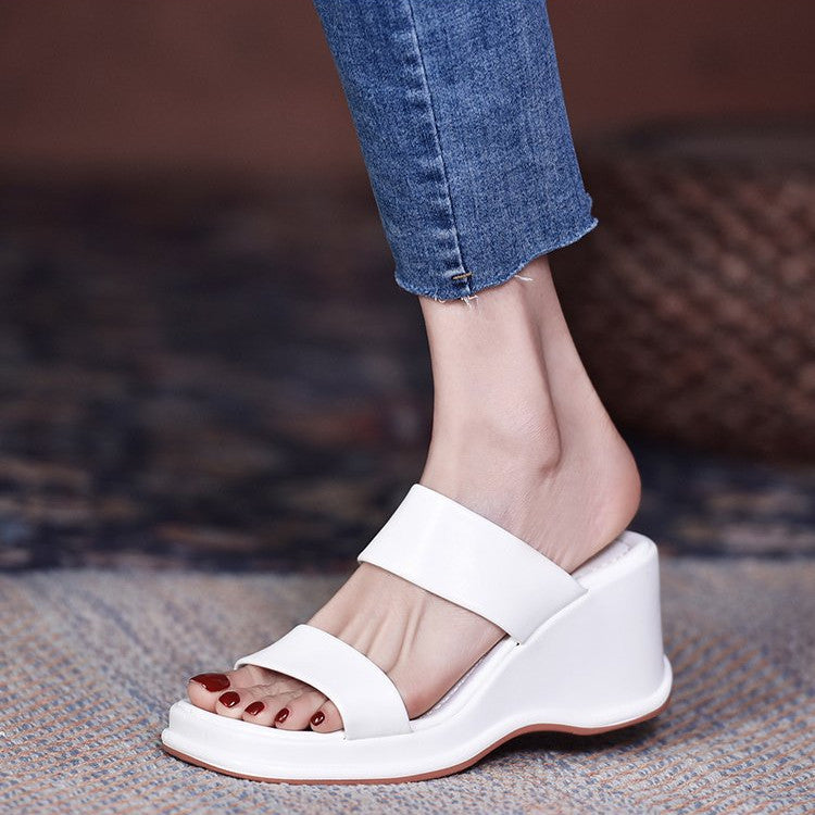Plattformkeil-Pantoletten in Weiss – Bild 5 | LuxeStyle