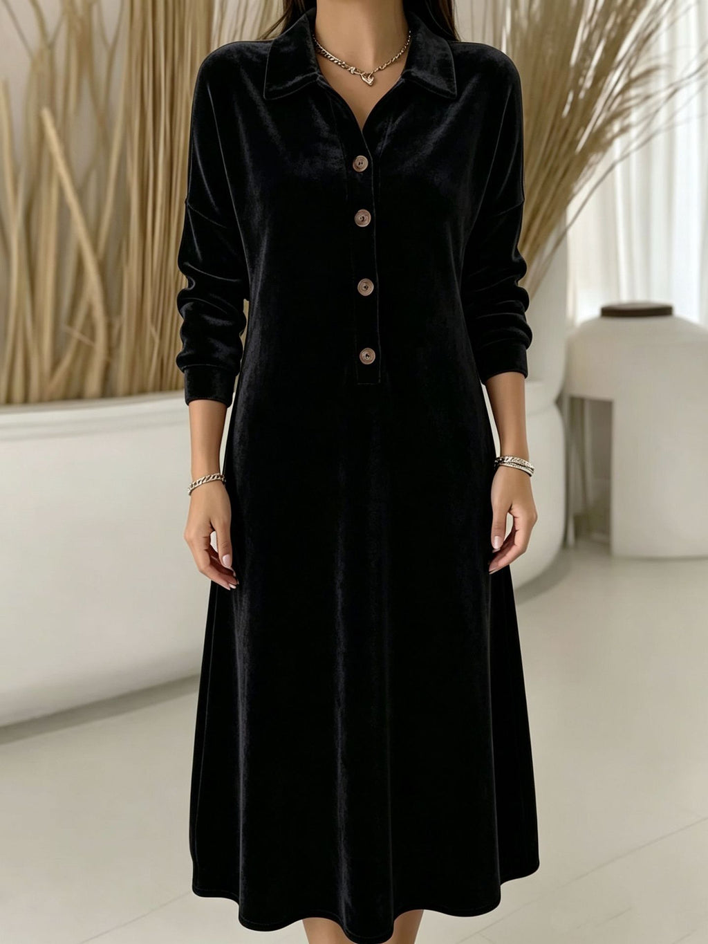 Samtkleid mit Knopfleiste und langen Ärmeln | LuxeStyle