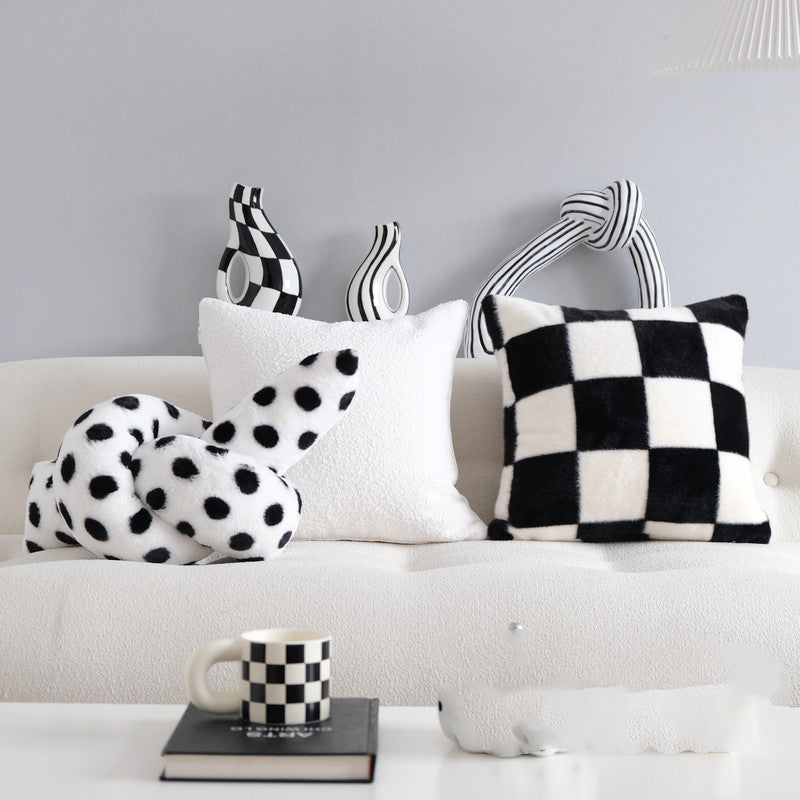 Stickerei-Kissen Schwarz-Weiss Linie – Bild 5 | LuxeStyle
