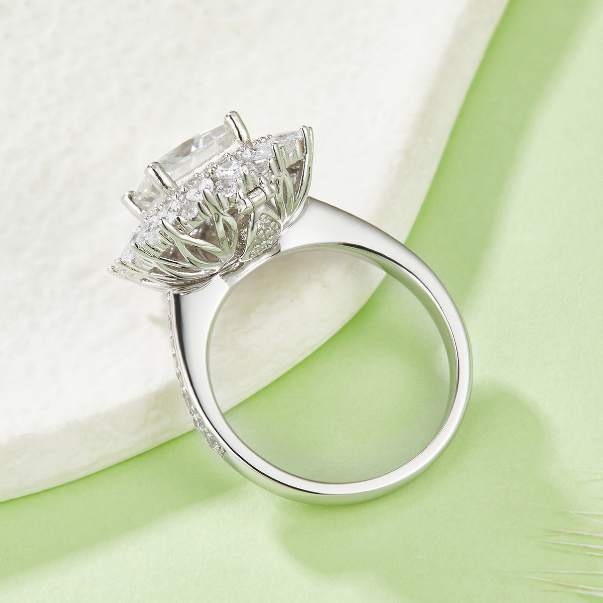 Moissanit Ring Prinzessschliff, 2ct, Platin Plattiert