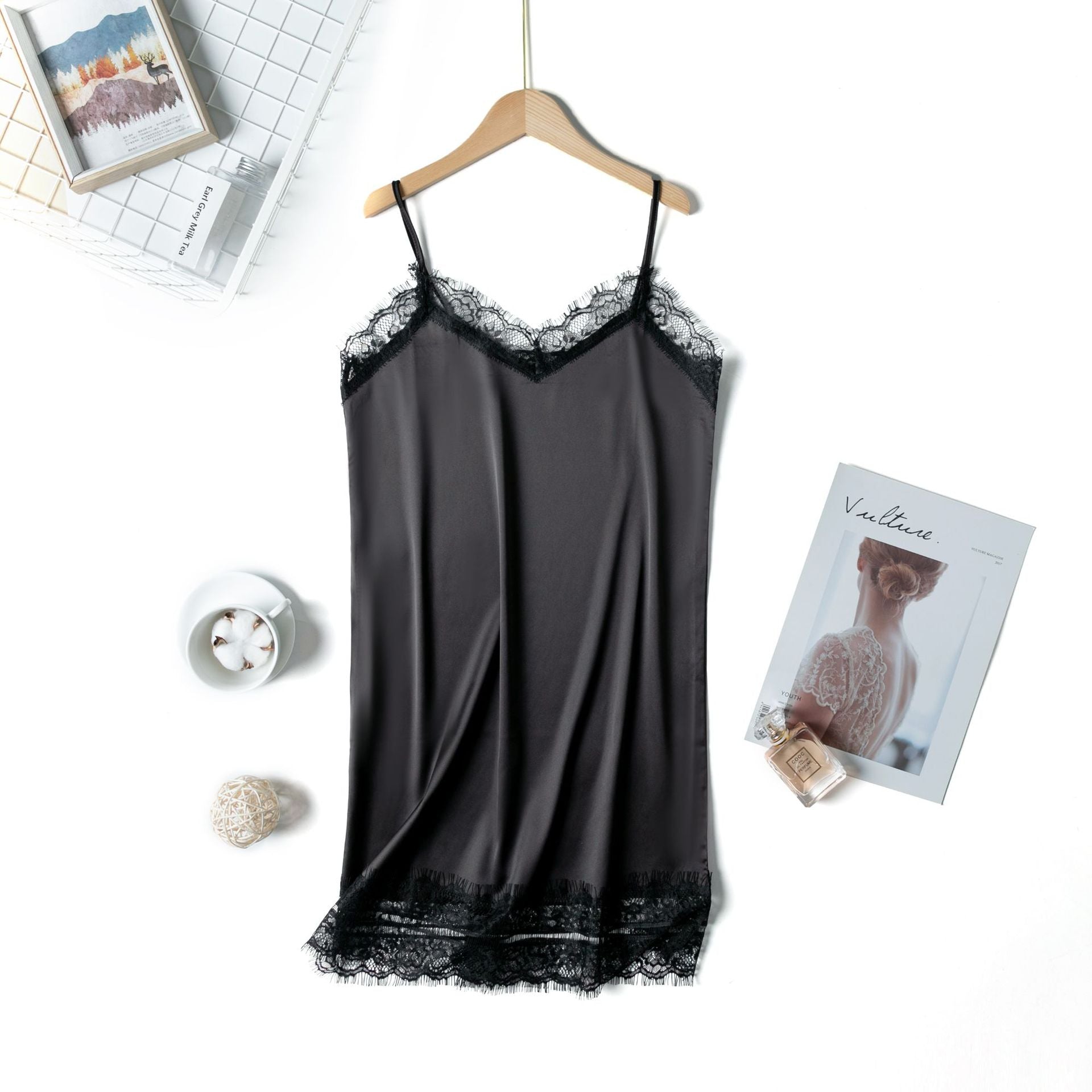 Seidiges Spitzenkleid