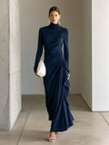 Elegantes, hochgeschlossenes Plissee-Kleid