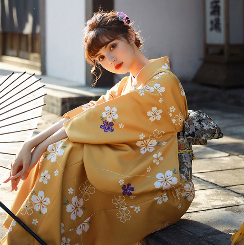Modernisierter Kimono für junge Damen – Bild 5 | LuxeStyle