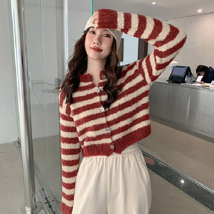 Kurzer Cardigan aus Ringstrickgarn