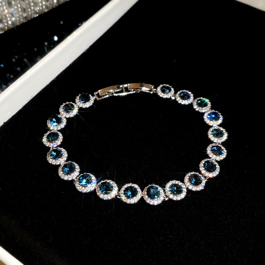 Diamantförmiges Zirkonia-Armband mit etherealem Glanz