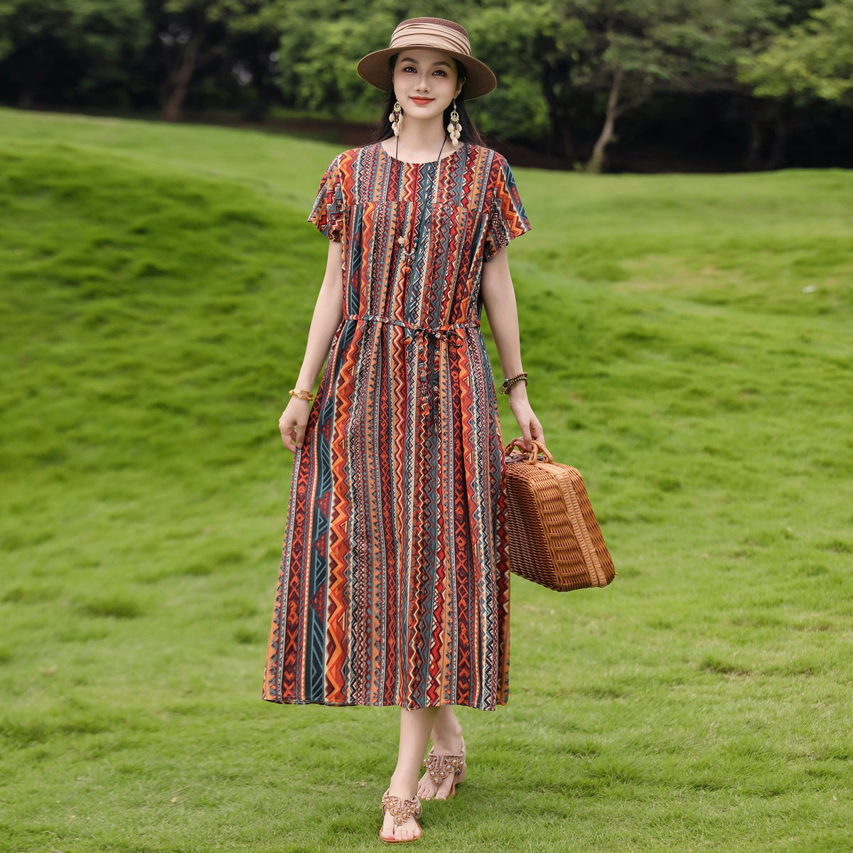 Elegantes Baumwoll-Seidenkleid mit Blumenmuster – Bild 2 | LuxeStyle