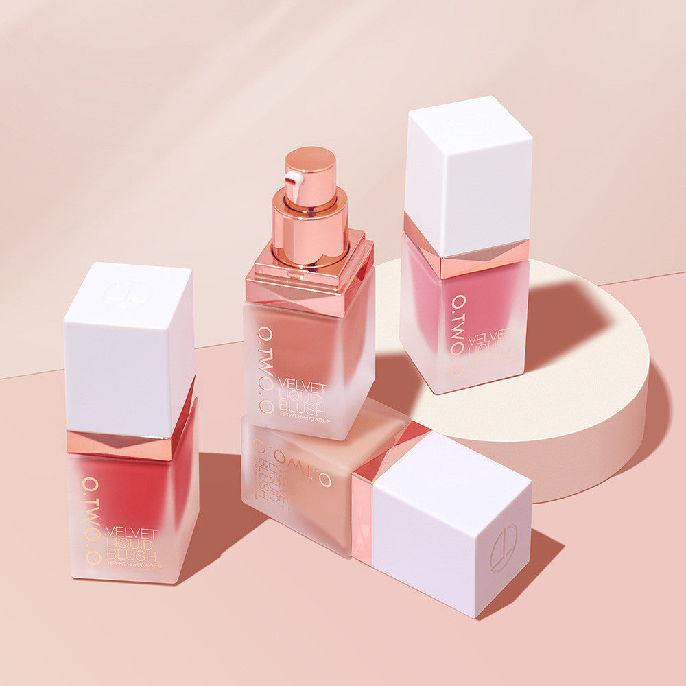 Flüssig-Blush – Matt & Seidig – Bild 6 | LuxeStyle