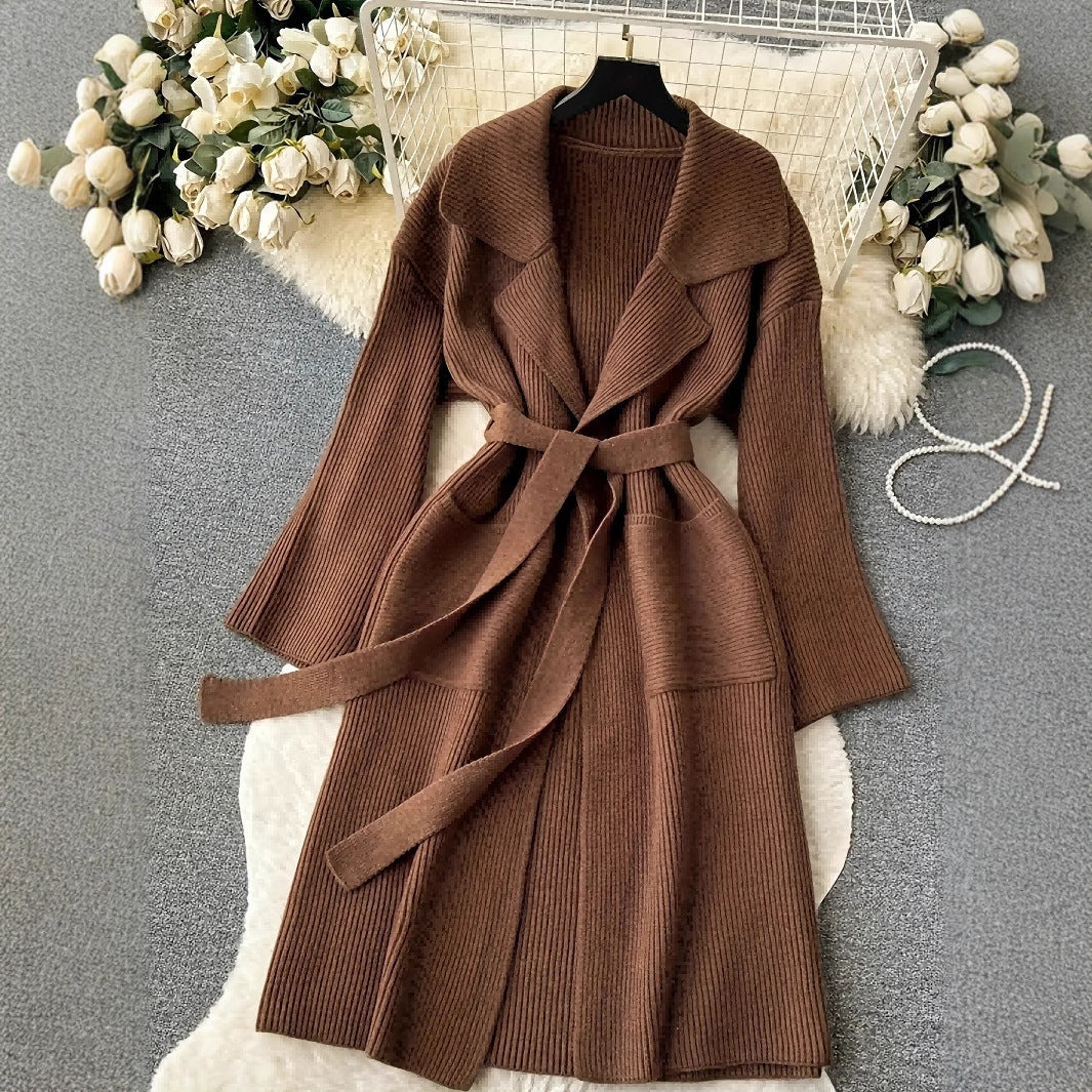 Eleganter Strick-Cardigan mit Schnürdetails