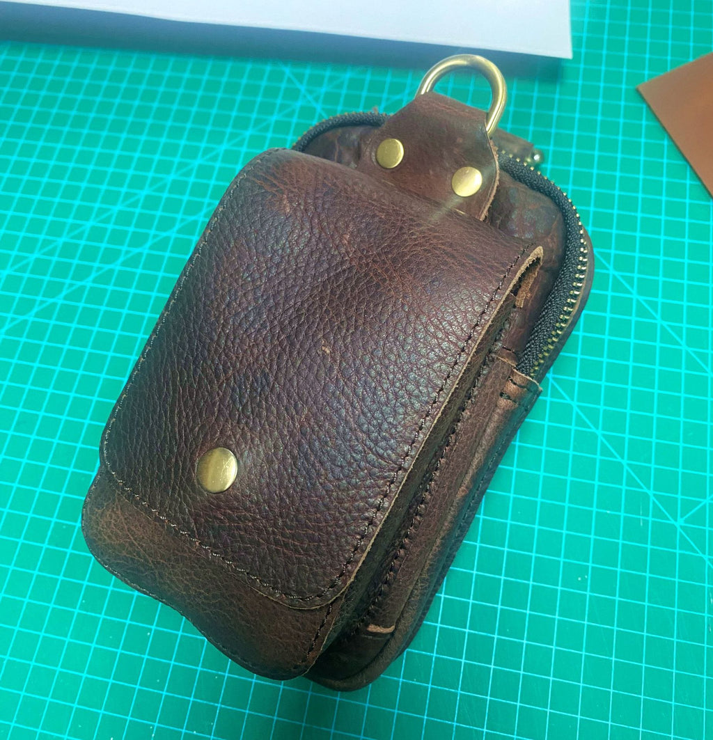 Leder-Gürteltasche mit Haken – Bild 5 | LuxeStyle