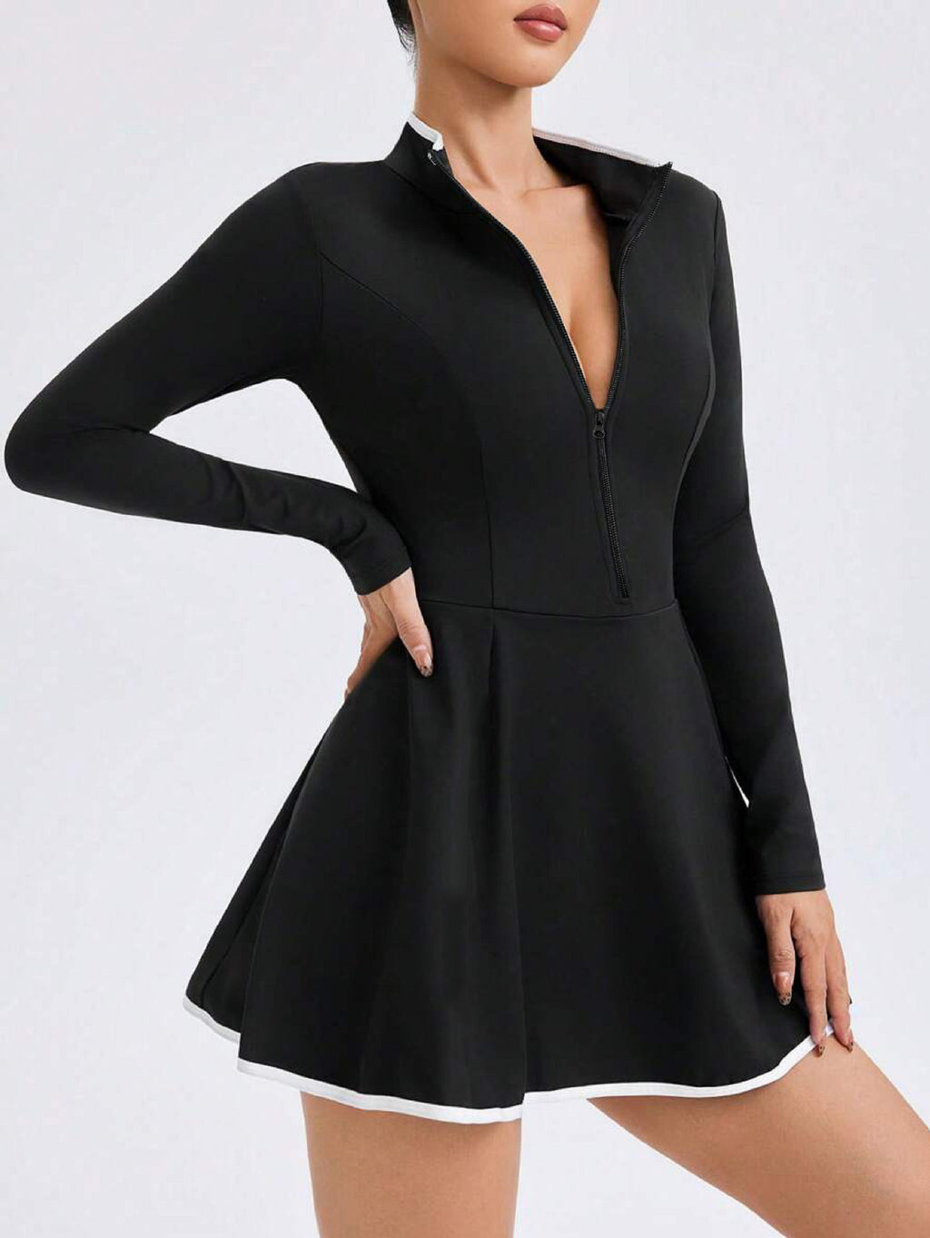 Sportliches Tennis-Kleid mit Reissverschluss