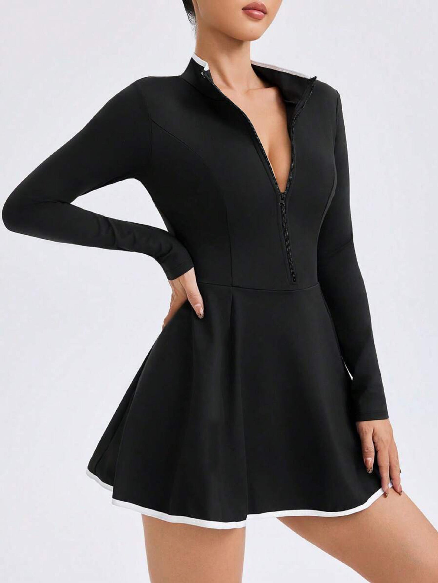 Sportliches Tennis-Kleid mit Reissverschluss