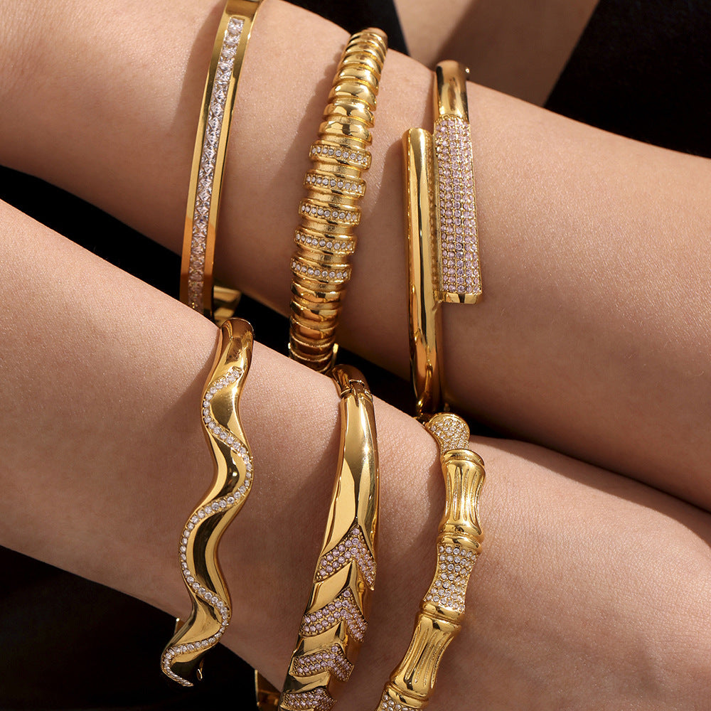 Armreif mit geometrischen Zirkonia-Akzenten | LuxeStyle