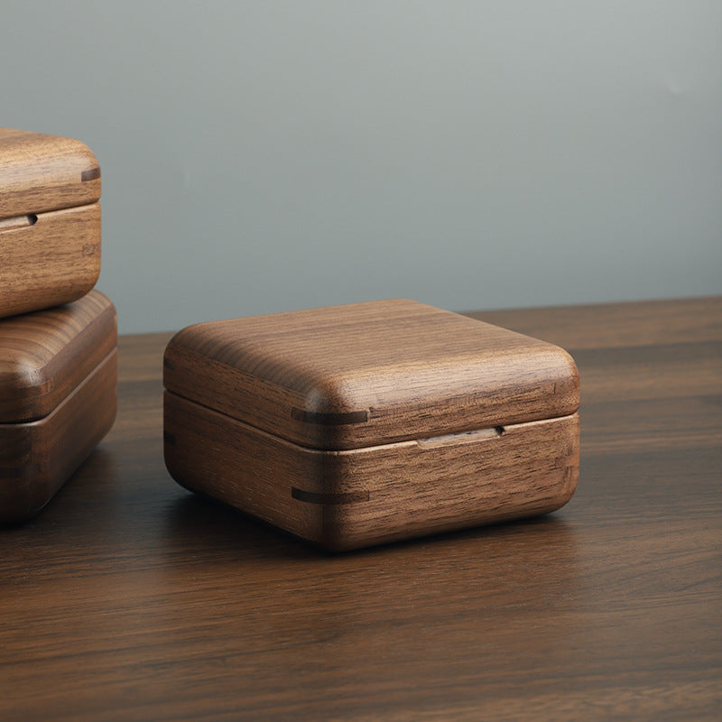 Edle Ringbox aus Walnussholz – Bild 3 | LuxeStyle