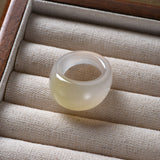 Modell: Weisser Achatring