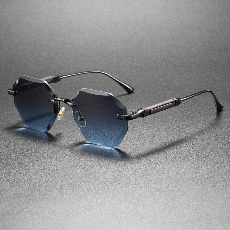 Luxuriöse polygonale Sonnenbrille mit Farbverlauf