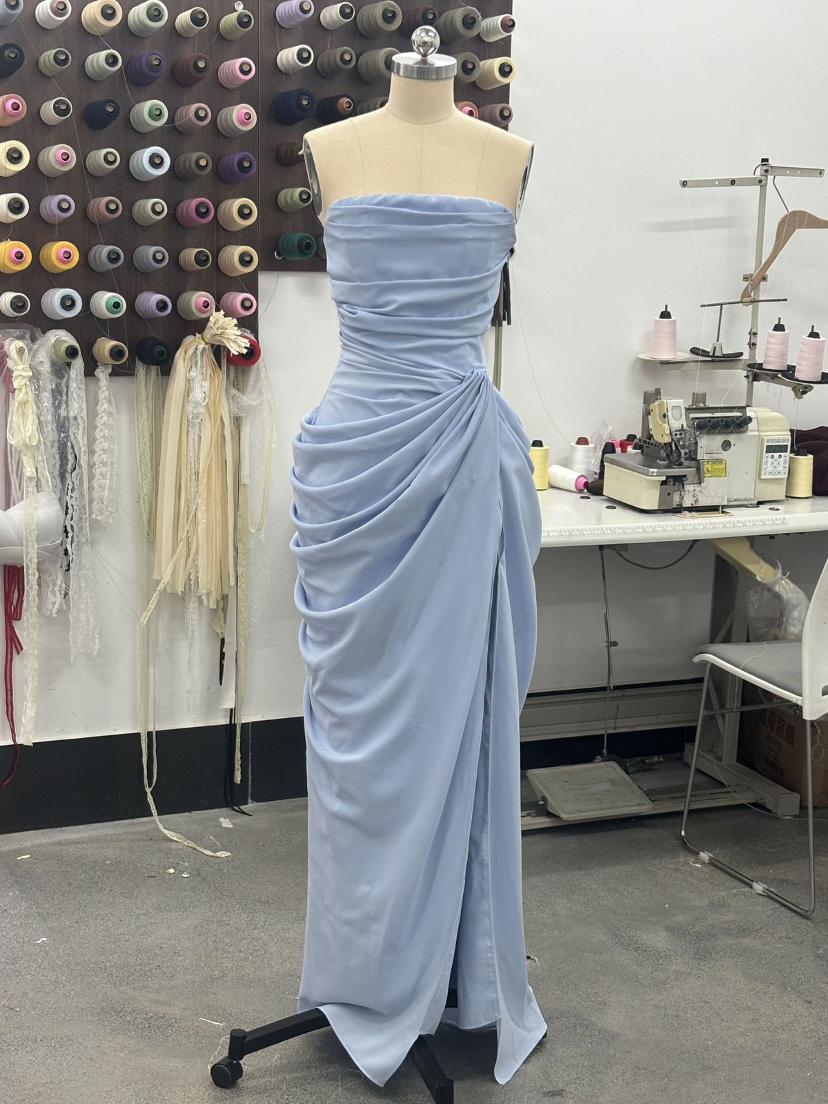Asymmetrischer Plisseerock mit Schlitz – Bild 7 | LuxeStyle