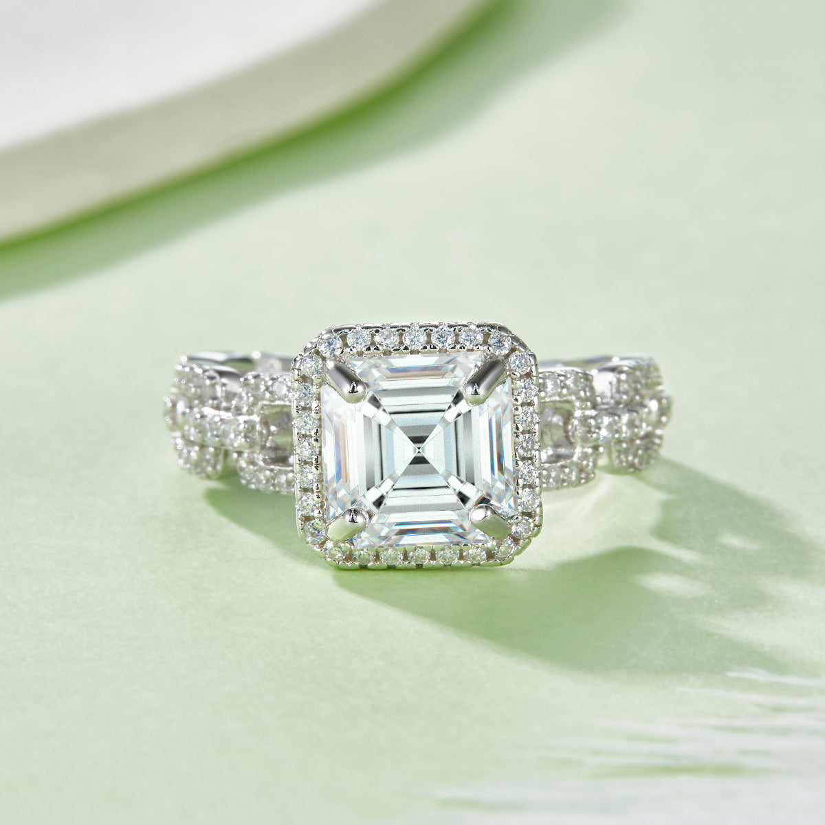 2,5 ct Asscher-Moissanit-Ring mit Halo-Band, platinvergoldet, US 5–9