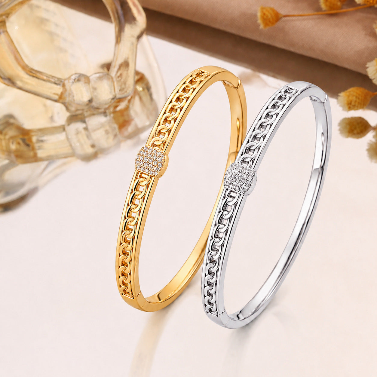 Kettenstrukturiertes Armband mit Diamanten