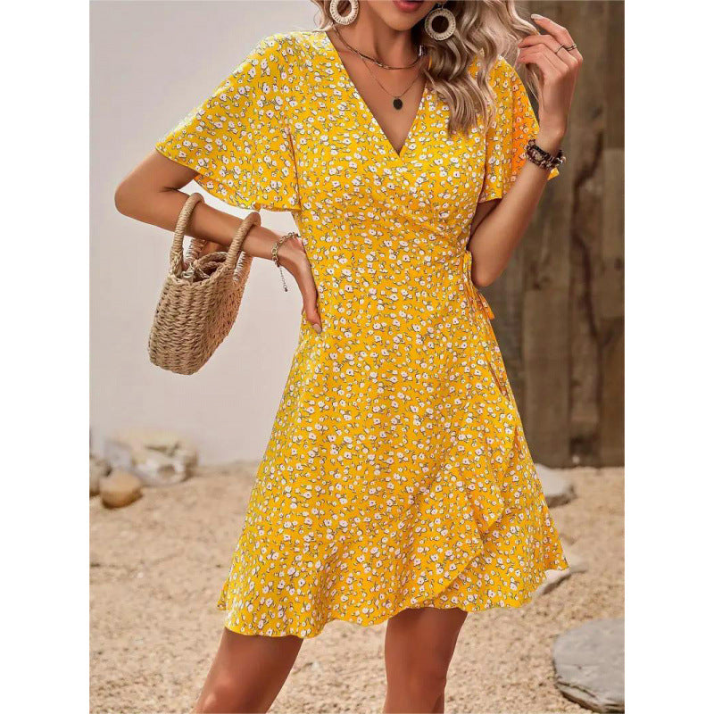 Geblümtes Mini-Kleid mit One-Shoulder-Schnitt – Bild 8 | LuxeStyle
